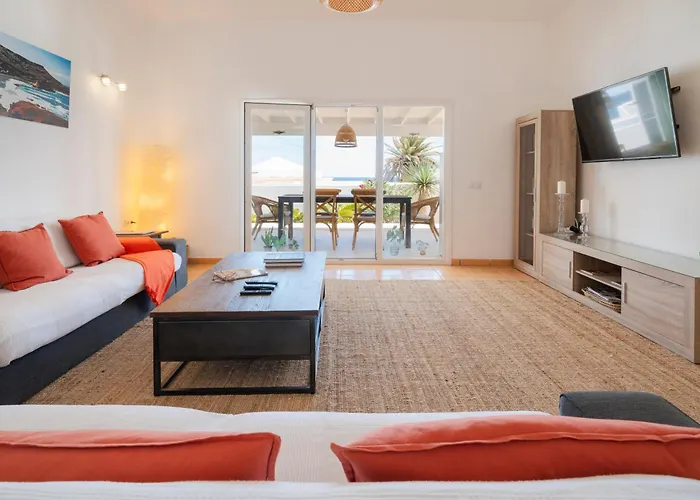 Lanzahost Ona 别墅 *