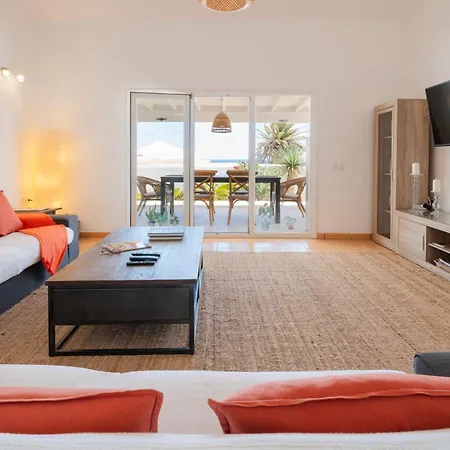 Lanzahost Ona Villa *